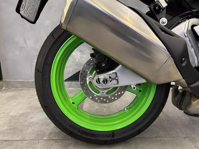 Kawasaki Ninja Verde 19