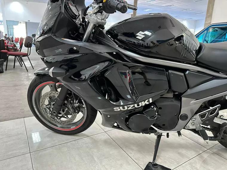 Suzuki GSX Preto 6