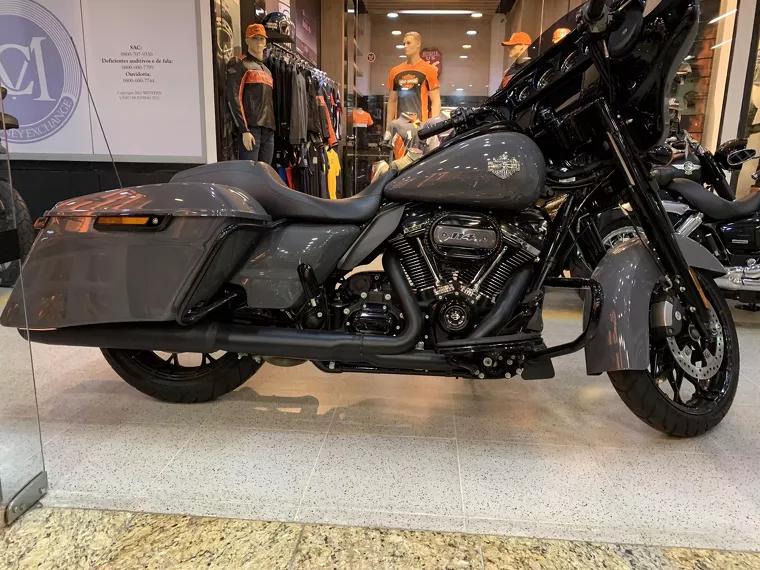 Harley-Davidson Street Glide Cinza 3