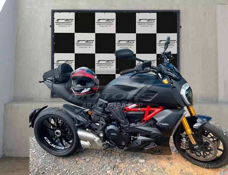 Ducati Diavel Preto 1