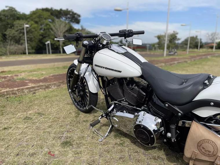 Harley-Davidson Breakout Branco 7