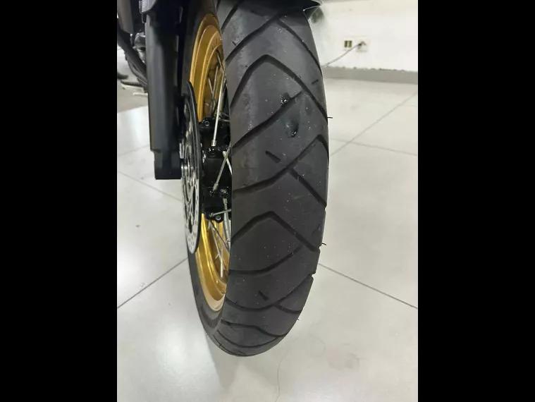 Suzuki V-Strom Preto 16