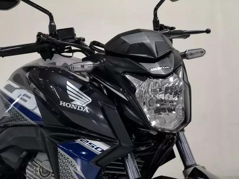 Honda CB Twister Prata 3