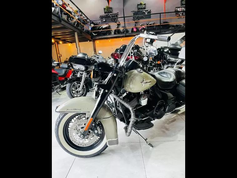 Harley-Davidson Road King Cinza 2