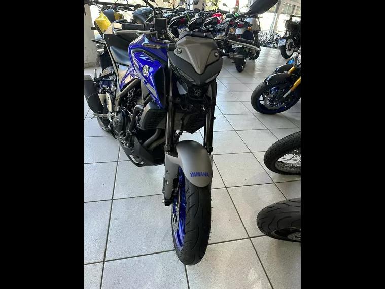 Yamaha MT-03 Azul 4