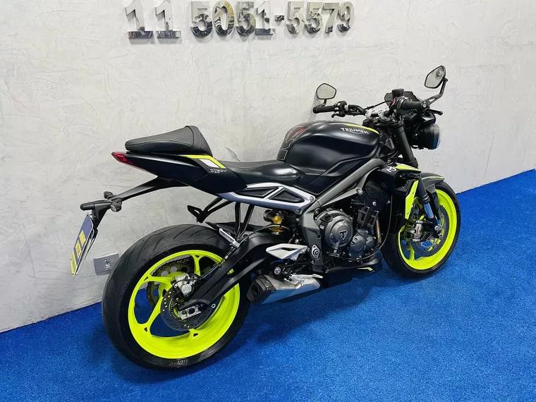 Triumph Street Triple Preto 15