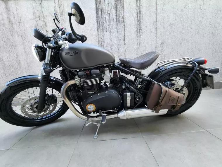 Triumph Bobber Cinza 10