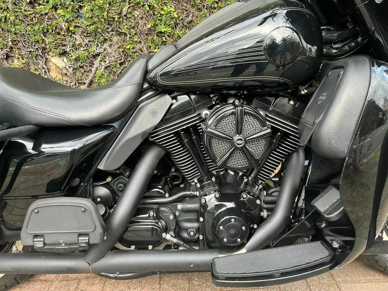 Harley-Davidson Street Glide Preto 2