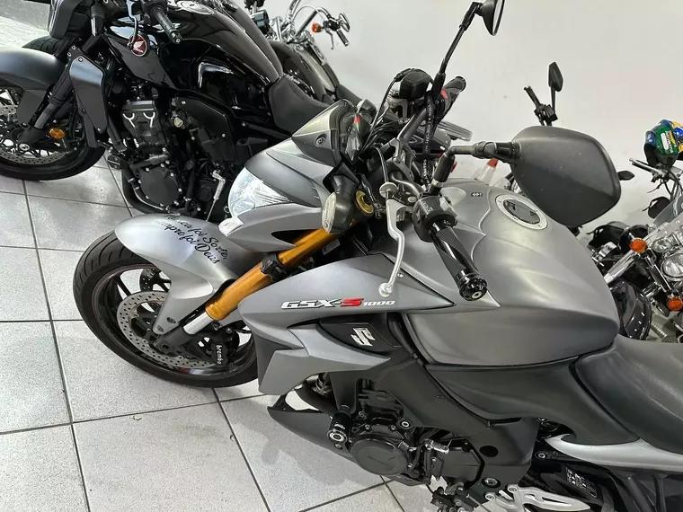 Suzuki GSX-S Cinza 20