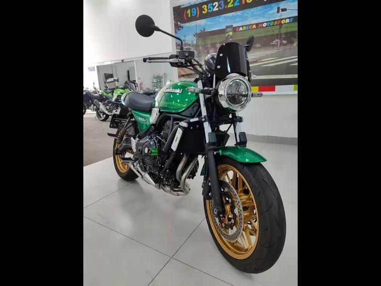 Kawasaki Z 650 Verde 11