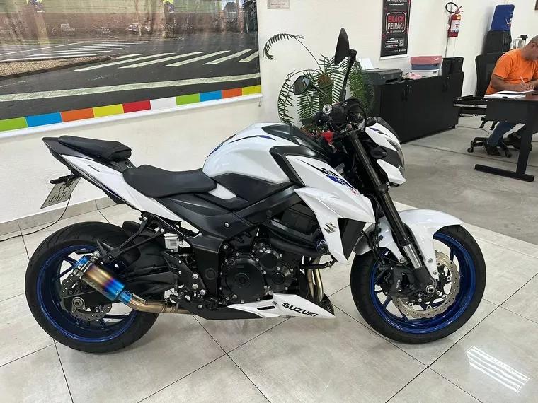 Suzuki GSX-S Branco 8