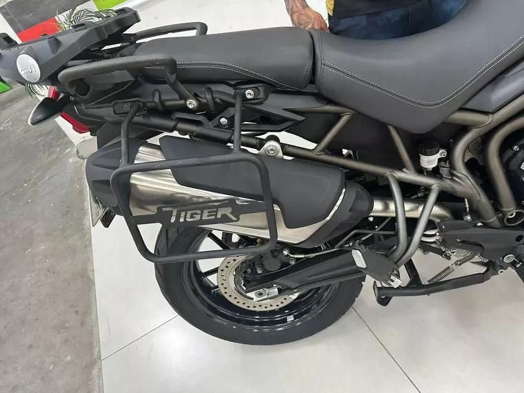 Triumph Tiger 800 Prata 21