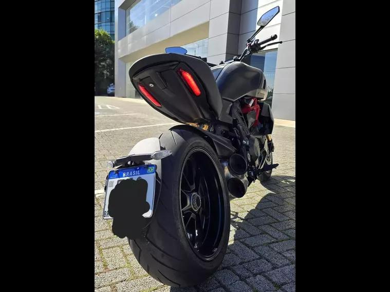 Ducati Diavel Preto 2