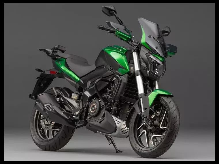 Bajaj Dominar Verde 1