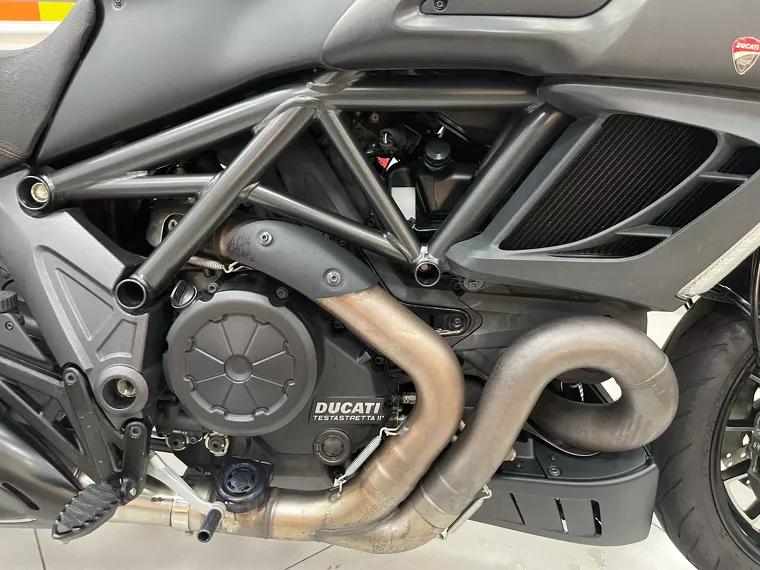 Ducati Diavel Preto 8