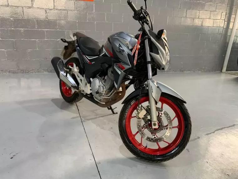 Honda CB Twister Prata 4