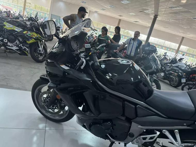 Suzuki GSX Preto 13