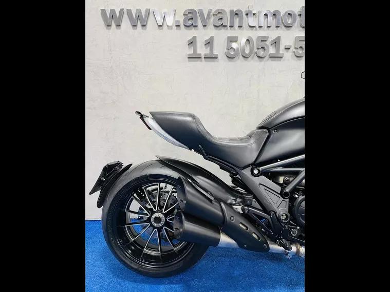 Ducati Diavel Preto 5