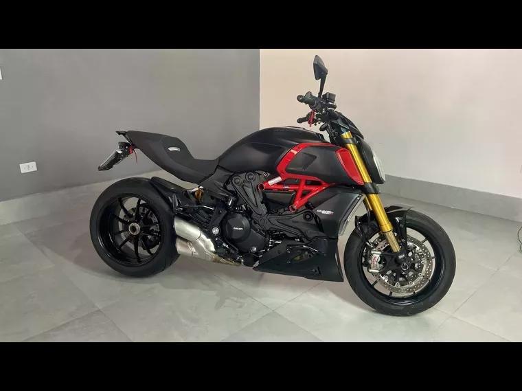 Ducati Diavel Preto 5