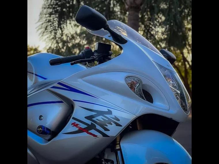 Suzuki GSX Branco 2