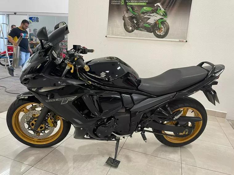 Suzuki GSX Preto 5