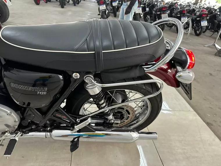 Triumph Bonneville Vinho 20