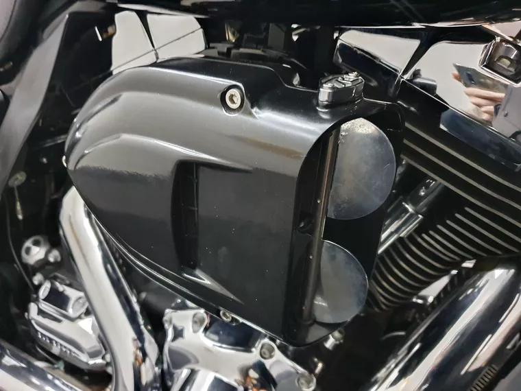 Harley-Davidson Electra Glide Preto 10