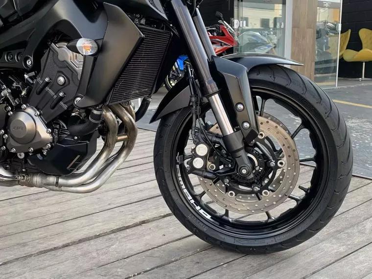 Yamaha MT-09 Preto 12