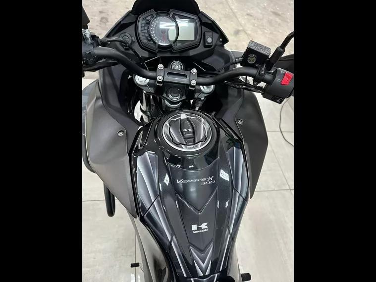 Kawasaki Versys Preto 19