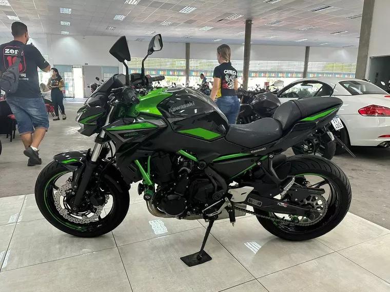 Kawasaki Z 650 Verde 6