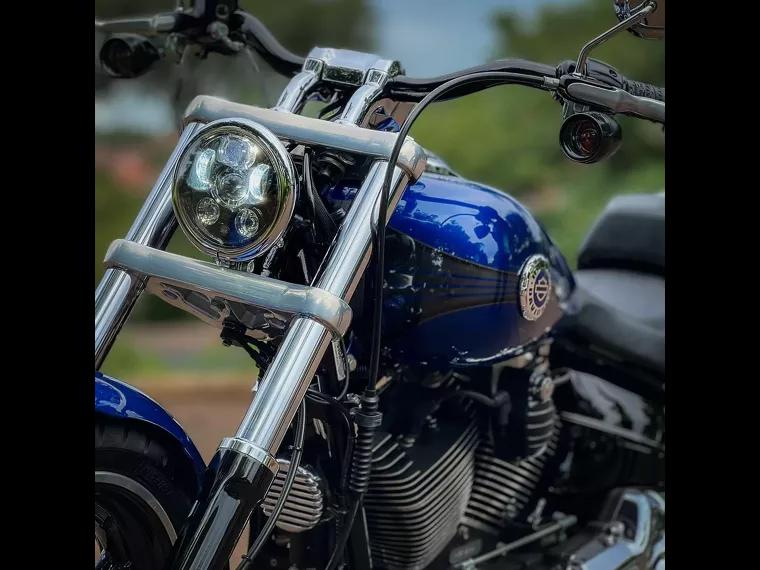 Harley-Davidson Breakout Azul 6