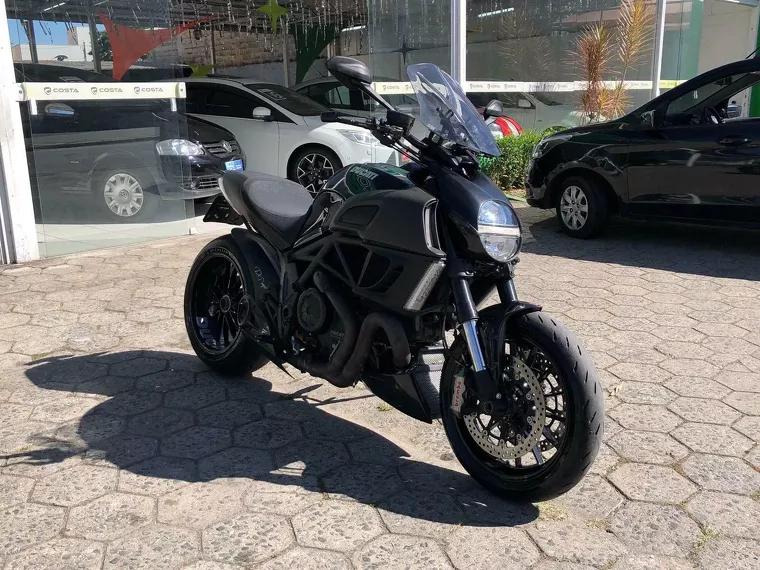 Ducati Diavel Preto 3