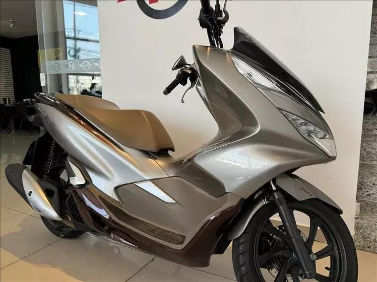 Honda PCX Prata 3