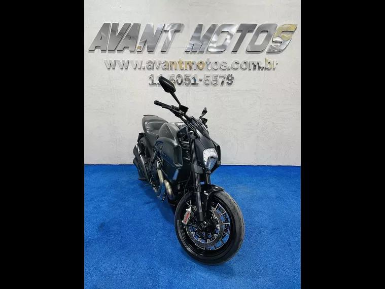 Ducati Diavel Preto 1