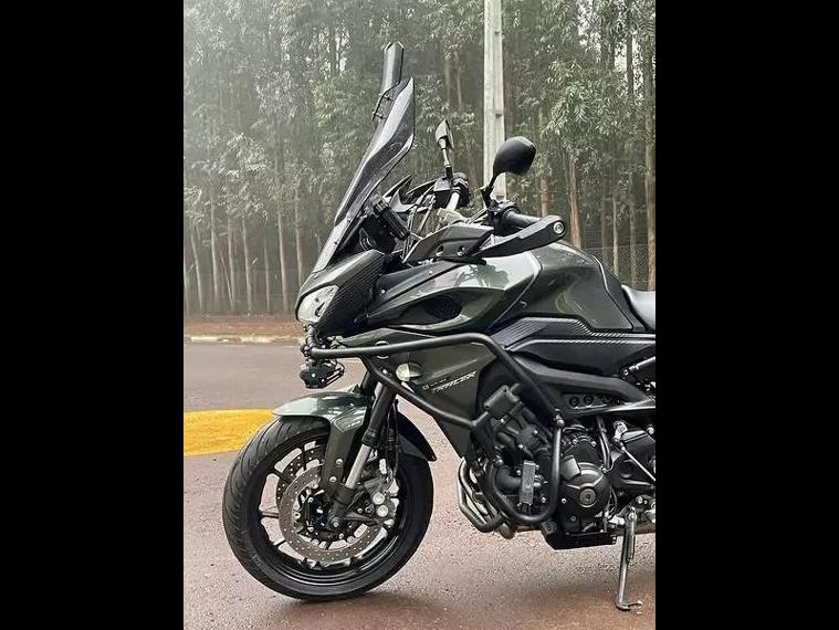 Yamaha MT-09 Cinza 6