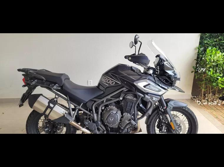 Triumph Tiger 1200 Cinza 4