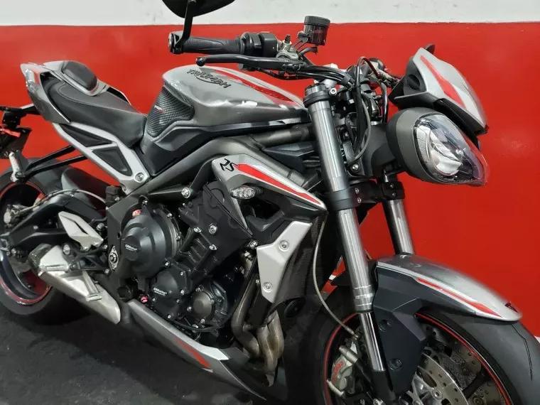 Triumph Street Triple Prata 11