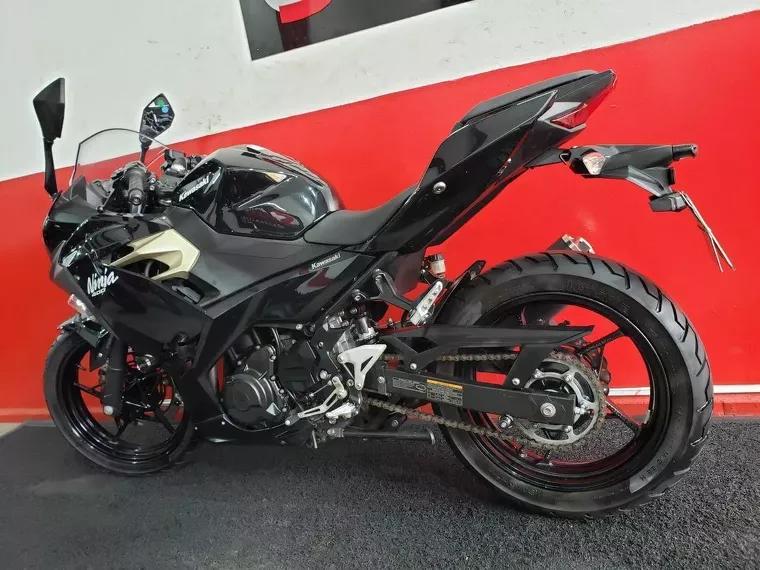 Kawasaki Ninja Preto 6