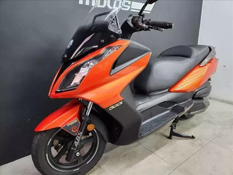 Kymco Downtown Laranja 5