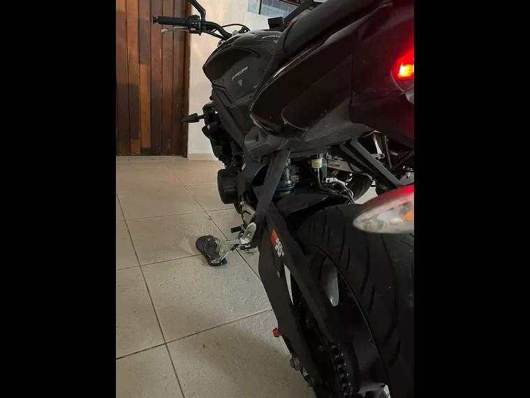 Triumph Street Triple Preto 4