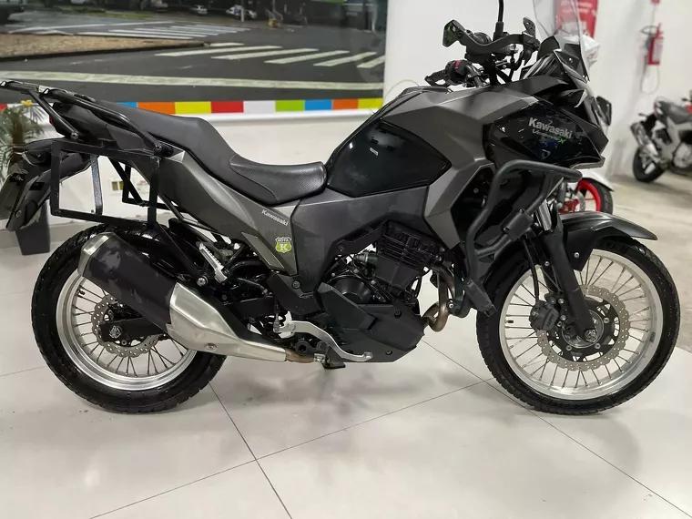 Kawasaki Versys Preto 11