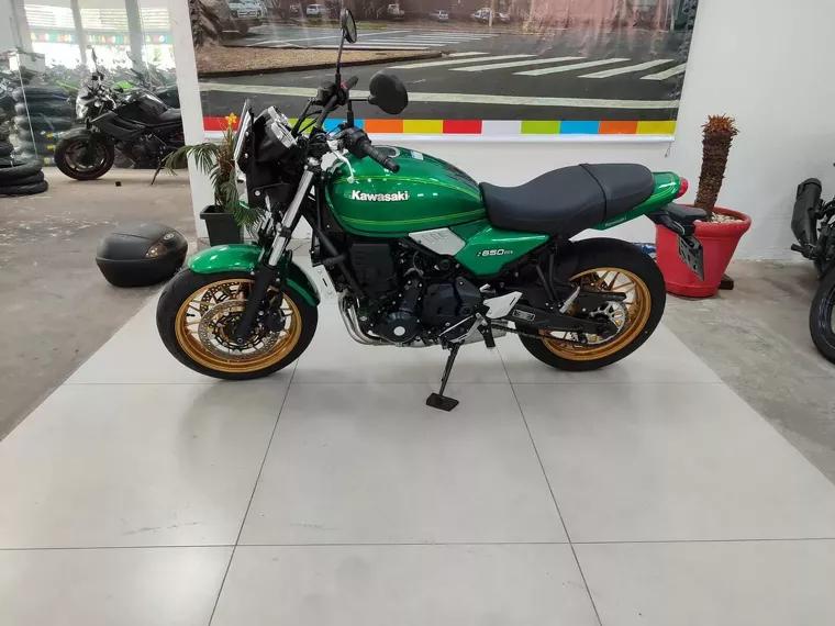 Kawasaki Z 650 Verde 8