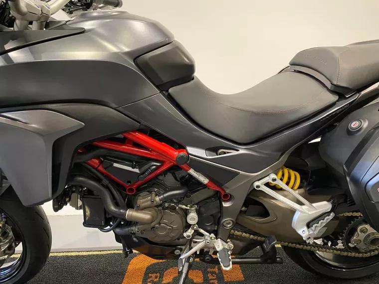 Ducati Multistrada Cinza 4