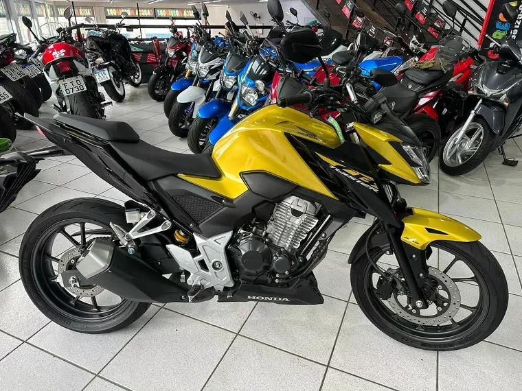 Honda CB Twister Dourado 17