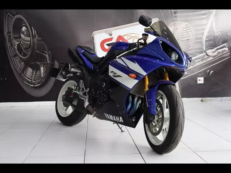 Yamaha R1 Azul 4