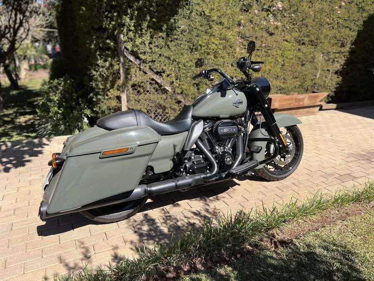 Harley-Davidson Road King Verde 2