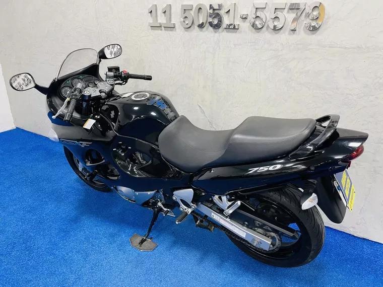 Suzuki GSX Preto 19