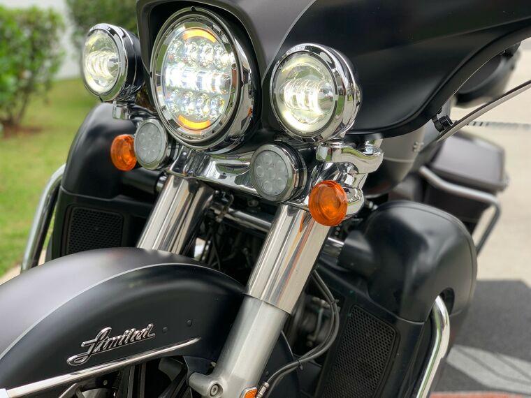 Harley-Davidson Ultra Limited Cinza 5
