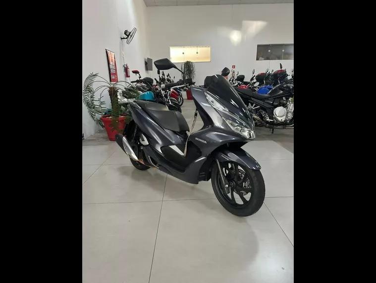 Honda PCX Cinza 11