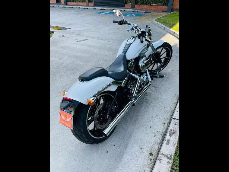 Harley-Davidson Breakout Branco 4